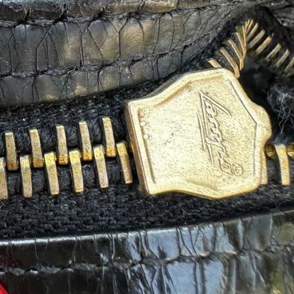 CHANEL 1995 24K Gold Hardware CC Logo Patent Leather Petit Shopping Tote Bag - Picture 12 of 15